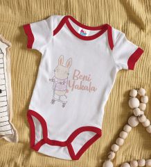 BK Kids Beni Yakala Tasarımlı Kırmızı Bebek Body Zıbın-1