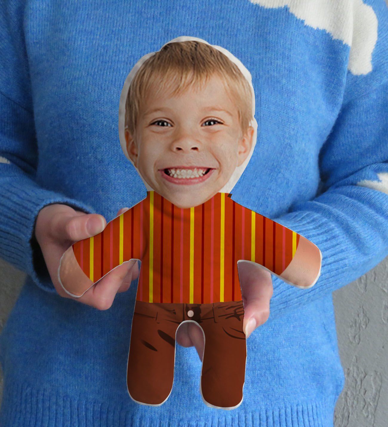 BK Gift Kişiye Özel Fotoğraflı Kostümlü Çocuk Bebek Yastık