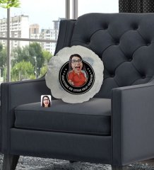 Kişiye Özel İsimli Kadın Nihayetinde Karikatürlü Yuvarlak Dekoratif Kırlent Yastık-3