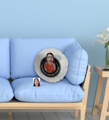 Kişiye Özel İsimli Kadın Nihayetinde Karikatürlü Yuvarlak Dekoratif Kırlent Yastık-3