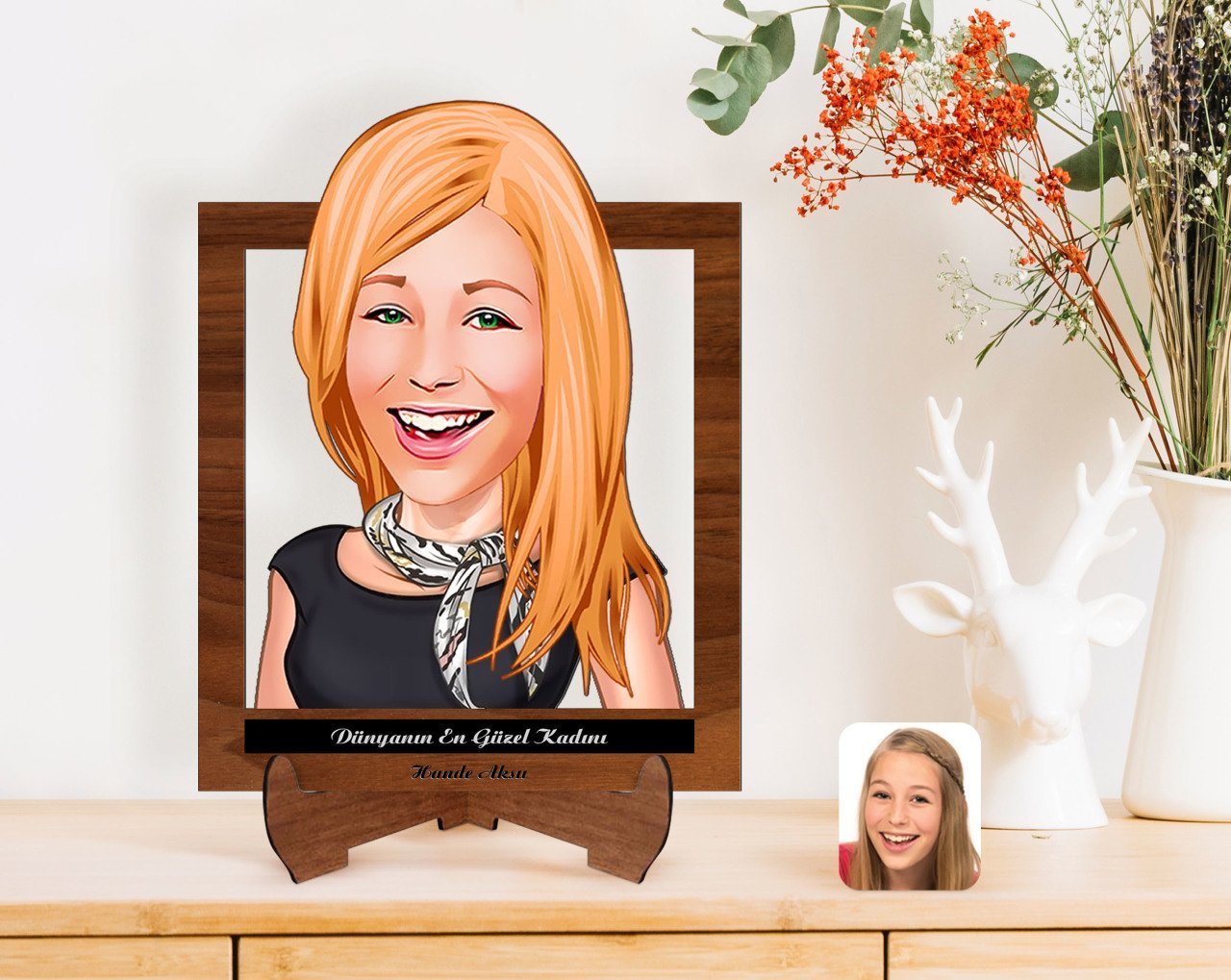 Kişiye Özel Kadınlar Günü Dünyanın En Güzel Kadını Karikatürlü Ahşap Standlı 3D Biblo-3