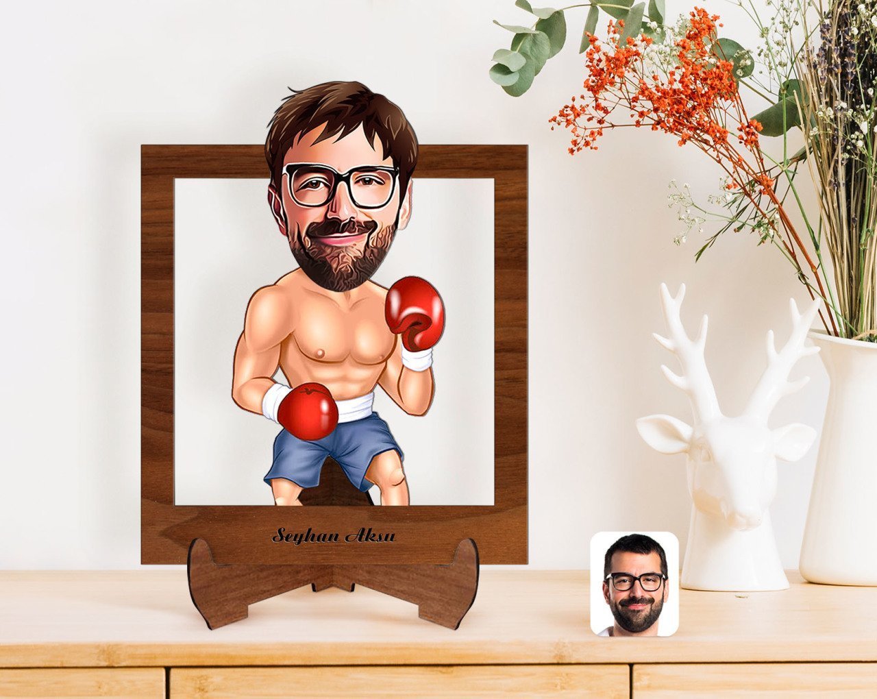 Kişiye Özel Erkek Boksör Karikatürlü Ahşap Standlı 3D Biblo
