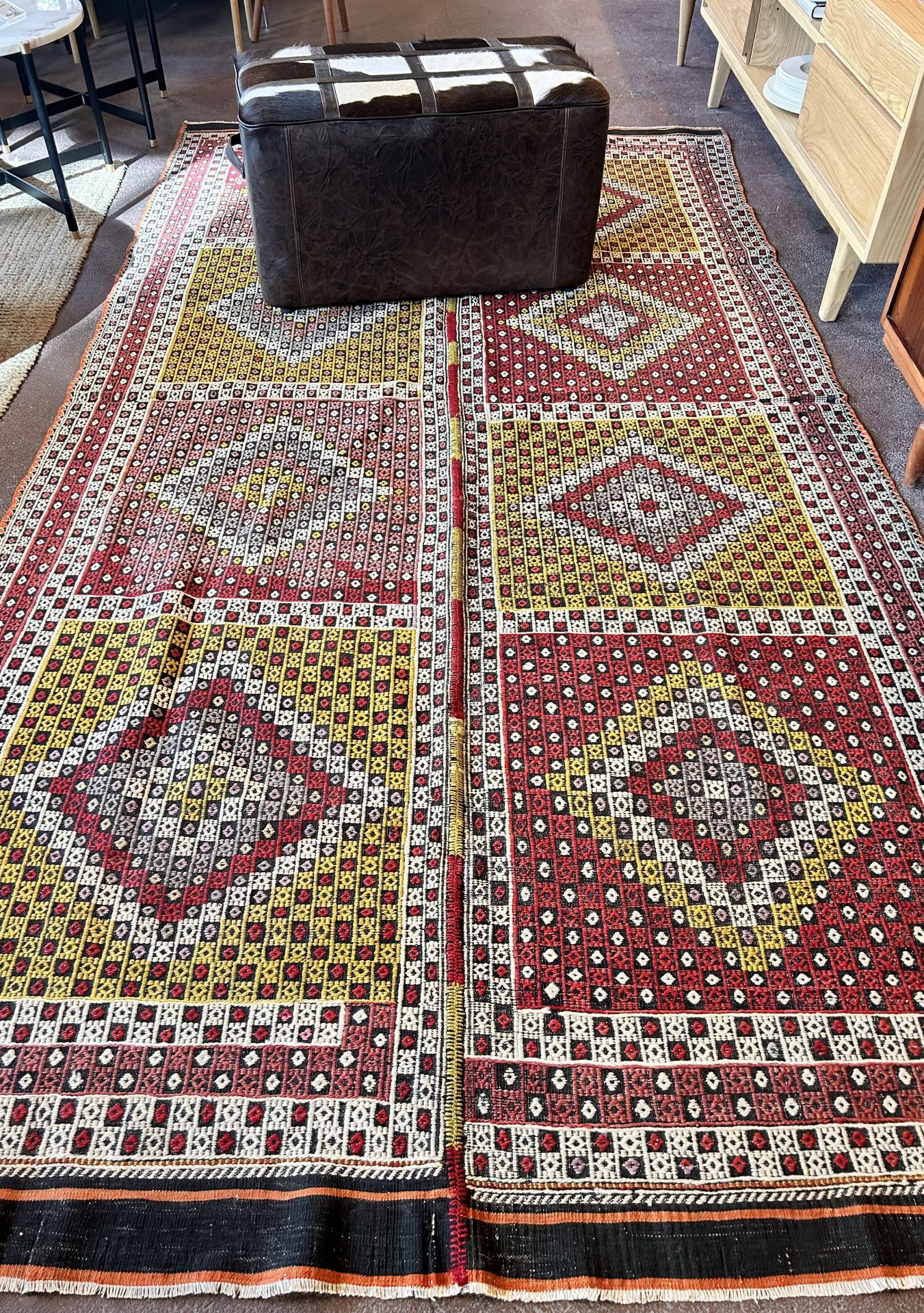 Çift Kanat El Dokuma Kilim