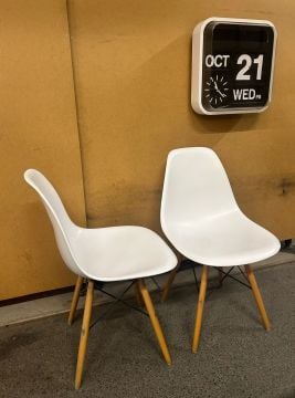 Eames Sandalye