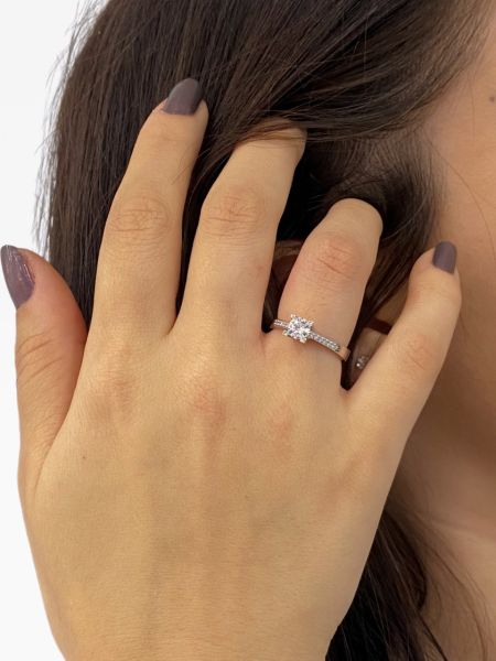Sertifikalı Swarovski Taşlı Tek Taş 925 Gümüş Yüzük
