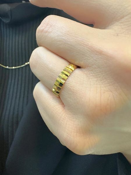 22 Ayar Altın 4 mm Kesimli Basamak Çok Şık Alyans Yüzük