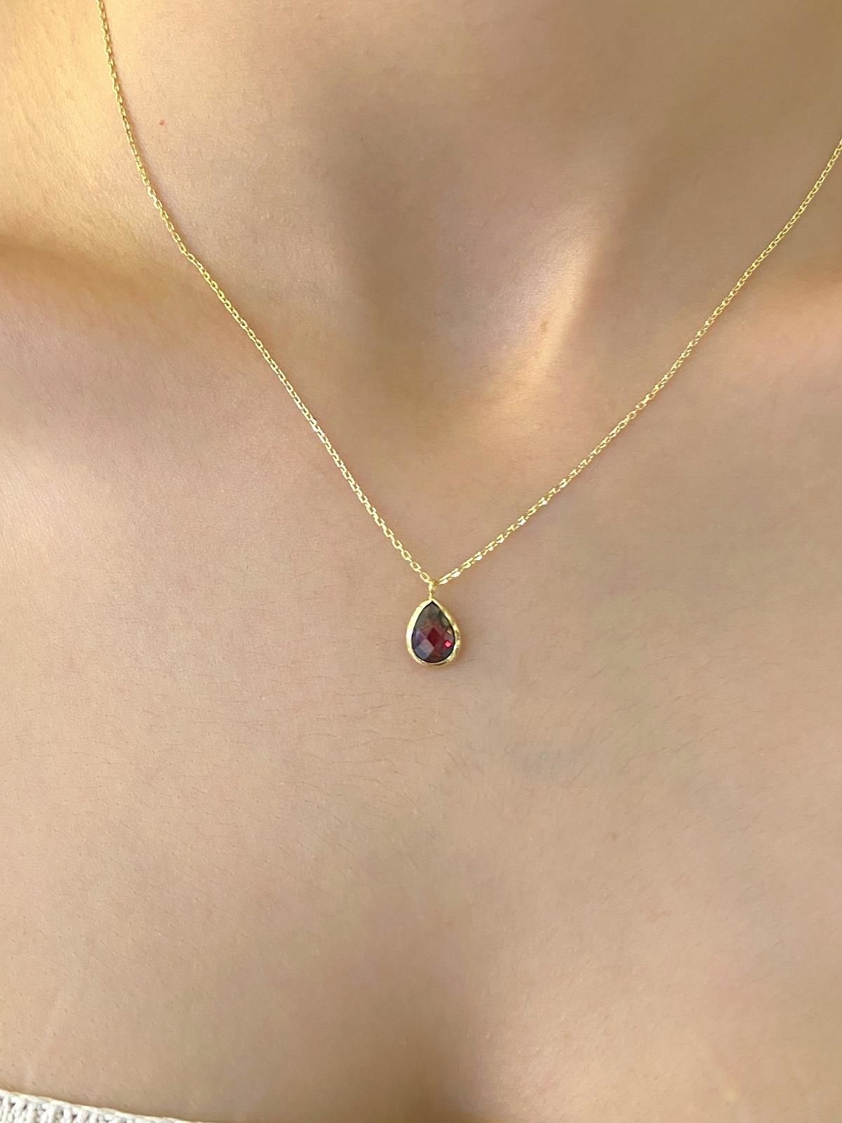 Minik Damla Garnet Lal Taşlı Günlük Çok Şık Altın Altın Kolye