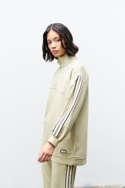 AÇIK HAKİ Kadın Dik Yaka Yarım Fermuarlı Etiket Detaylı  Sweatshirt Ve  Rahat Kesim Şerit Detaylı Pantolon Pamuklu  Örme Alt Üst Takım