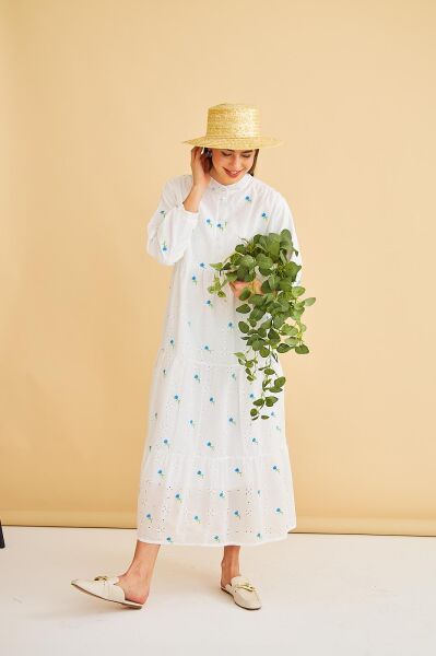 Guıpure Nakışlı ve Düğmeli Brode Oversize Mavi Elbise