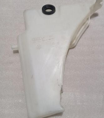 Silecek Su Deposu 8T0955453C 8T0955453A Audi A4 2008-2016 Audi A5 08-16  4,5 Litre