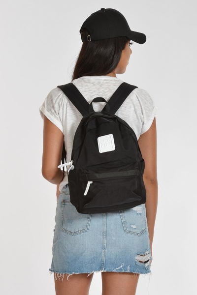 Renkli Orta Boy Sırt Çantaları - SIYAH