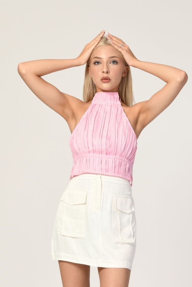 QUZU Halter Yaka Sırtı Bağlamalı Pileli Crop Bluz  - Pembe