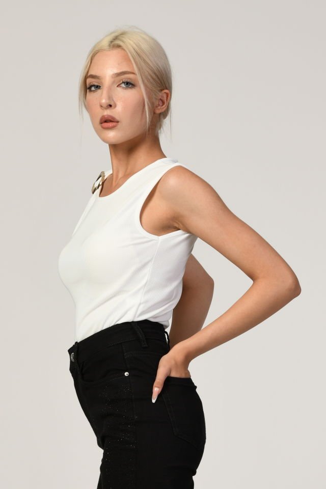 Big Dart Omzu Gold Taş Detaylı Bluz  - Beyaz