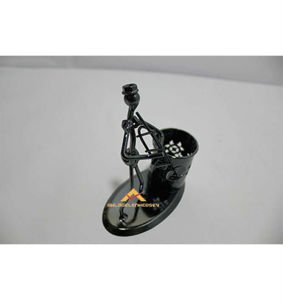 METAL TİTANYUM KAPLAMA TROMPET ÇALAN ADAM BİBLO