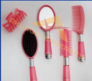 PLASTİK ERGONOMİK KULLANIŞLI AYNA TOKA FIRÇA TARAK SETİ 5 PARÇA SAÇ BAKIM
