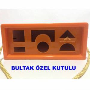 50 PARÇA ALFABE HARFLİ RENKLİ AHŞAP BLOKLAR BULTAKLI ÖZEL KUTUSUNDA AHŞAP BLOK PUZZLE