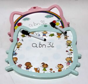 Hello Kitty İki Yüzlü 27x24cm Ebatında Özel Kalemli Yazı Tahtası Silgili Mıknatıslı Özel Kalemli