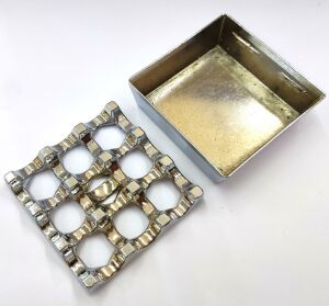 Metalik Gri Krom Metal Kare Küllük,Eskitme Izgaralı Döküm Kül Tablası Oksitlenmez,Paslanmaz,Kırılmaz