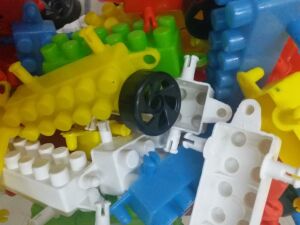 Eğitici Yaratıcı 200 parça Lego Seti Ufku Açar,Zeka Geliştirip Beceri Kazandır Bina,Araba,Tren Setli