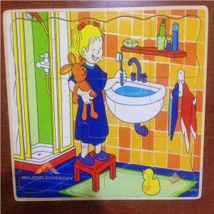 12 PARÇADAN OLUŞAN ÇOCUKLARIN GÜZEL ZAMAN GEÇİREBİLECEĞİ EĞLENCELİ ÇOCUK FİGÜRLÜ AHŞAP PUZZLE