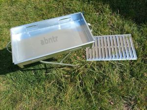 Ayaklı Büyük Mangal 50cm Kebapçı Tipi Geniş Oluklu Paslanmaz Galvaniz Gövde Krom Köfteci Izgarası