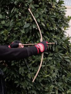 Orijinal Eğitici 75cm Ahşap Ok Yay Takımı +10 Vantuzlu Ok 30 mt Menzil Hassas Nişan Alma Güçlü Gergiye Mukavemetli