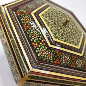 Ahşap Altın Varaklı Kakma Sedef İşlemeli İnce El İşçilikli Altıgen Kutu 25 cm En, 4 cm Boy