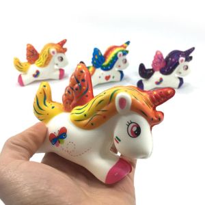 Yumuşak Sık Bırak Sukuşi Unicorn Oyuncak 9cm Squishy Sevimli At Oyuncak