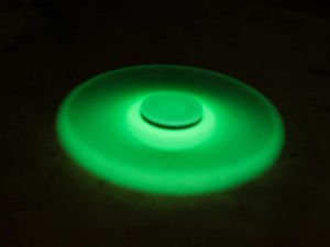 Yılın 1 numara Starı Metal Stres Çarkı 3 kanatlı Orjinal Metal Fidget Hand Spinner Yüksek Dönüş gücü
