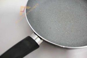 GRANİT TAVA 28cm YANMAZ EMAYE DIŞ YÜZEYLİ