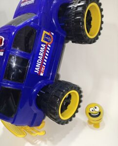 Sallanan Kafa Emoji Hediye 46cm Dev Tekerli Jumbo Jandarma Aracı 4x4 Jeep Süper Gösterişli Oyuncak
