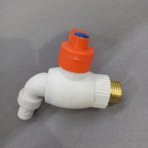 Pirinç Bağlantılı PVC Gövde Hortum Takılabilen Aç-Kapa Özellikli Sulama Musluğu