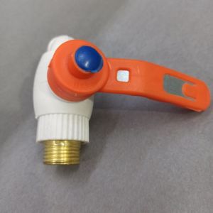 Pirinç Bağlantılı PVC Gövde Hortum Takılabilen Aç-Kapa Özellikli Sulama Musluğu