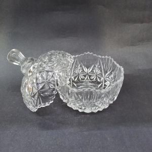 Dekoratif Şık Kendinden Desenli Kapaklı Kristal Kesme Cam Şekerlik 13.5x9.5 cm