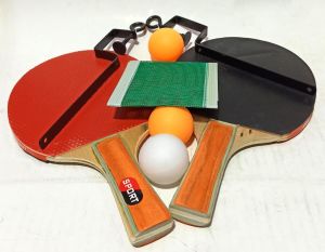 10cm Saplı 2 Raket ve 4cm Çaplı 3 Toplu Fileli Masa Tenis Seti