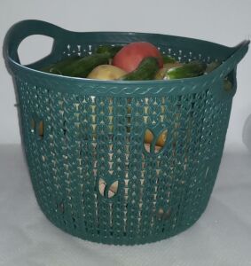 Örgü Desenli Koyu Yeşil Kapaklı 12 Litre Meyve Sebze Sepeti Patates Soğan Çok Amaçlı Hasır Örgü Kova