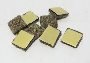 8 Adet Mobilya Parke ve Zemin Koruma Aparatı Yapıştırmalı 25x25mm Kare Şeklinde