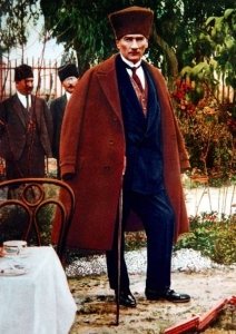 AHŞAP ÇERÇEVELİ CANVAS TABLO 66x46 ATATÜRK 1904