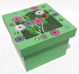 11x11x8cm Boyutlarında Ağaç Desenli Boncuklu Ahşap Hediye Kutusu Kaliteli Ahşaptan Üretilmiştir
