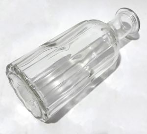 Kaliteli Sağlam Camdan Üretim 19x7,5x7,5cm Boyutunda Kıvrımlı Şişe