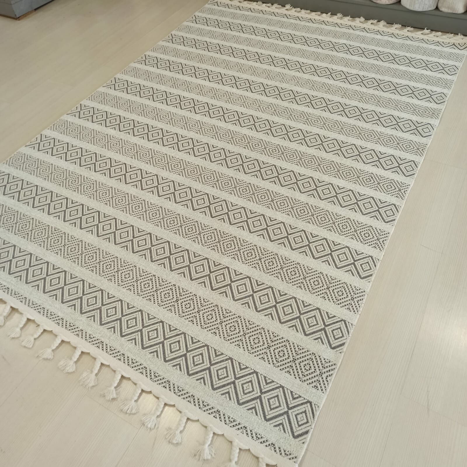 Everest Koleksiyonu 6601 Beyaz Halı