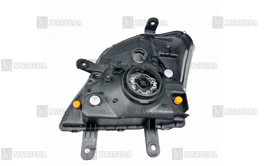 DMAX 02-06 RH Far (Manuel)