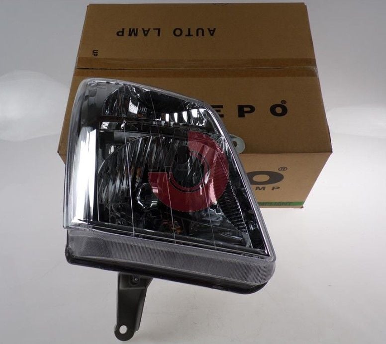 D-MAX Far Komple (Motor Takılabilen) RH (2007-2011) Depo
