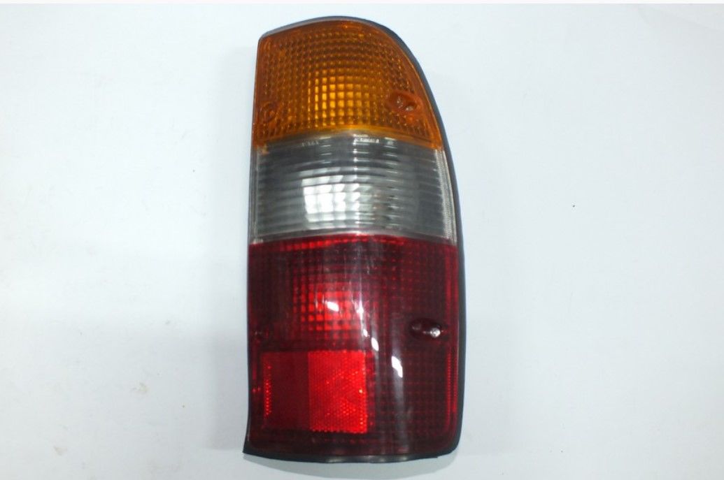 Mazda B2500 2001-2003 Stop Lambası Sağ