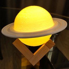 BUFFER® 3D Print Satürn Dokunmatik Gezegen Ahşap Stantlı 3 Renk USB Şarjlı Gece Lambası (Kumandasız)