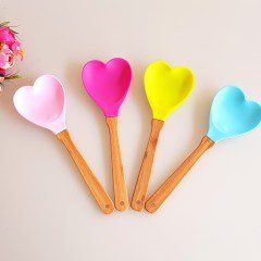 BUFFER® Dekoratif Kalp Şeklinde Ahşap Saplı Sevimli Slikon Spatula Kaşık