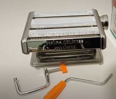 Tuğra Çelik 150’lik Makarna ve Erişte Kesme Makinesi – Uygun Fiyatlı Dayanıklı Paslanmaz Çelik Model