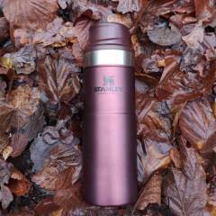 Stanley 0.47L Classic Trigger-Action Travel Mug - Bordo