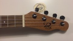 Puka UK-24-04 Zebra Ağacı Fender Kafalı Concert Ukulele  + Kılıf Hediyeli