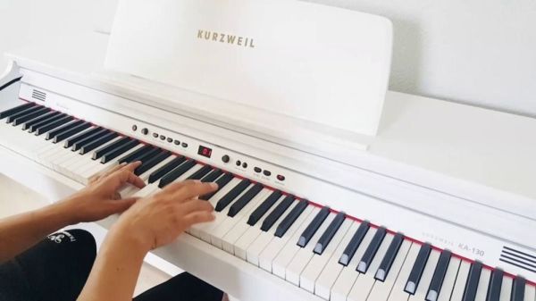 Kurzweil KA130-WH Mat Beyaz Dijital Piyano